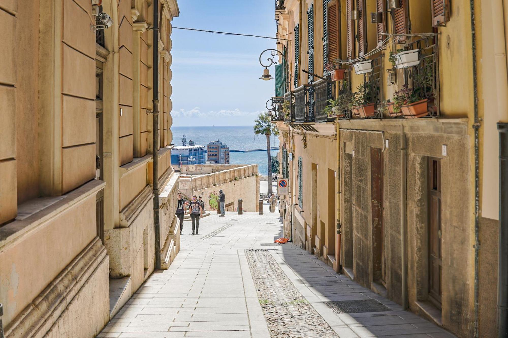 Casa Storica Di Charme Con Vista Mare Nel Cuore Di Cagliari Ngoại thất bức ảnh