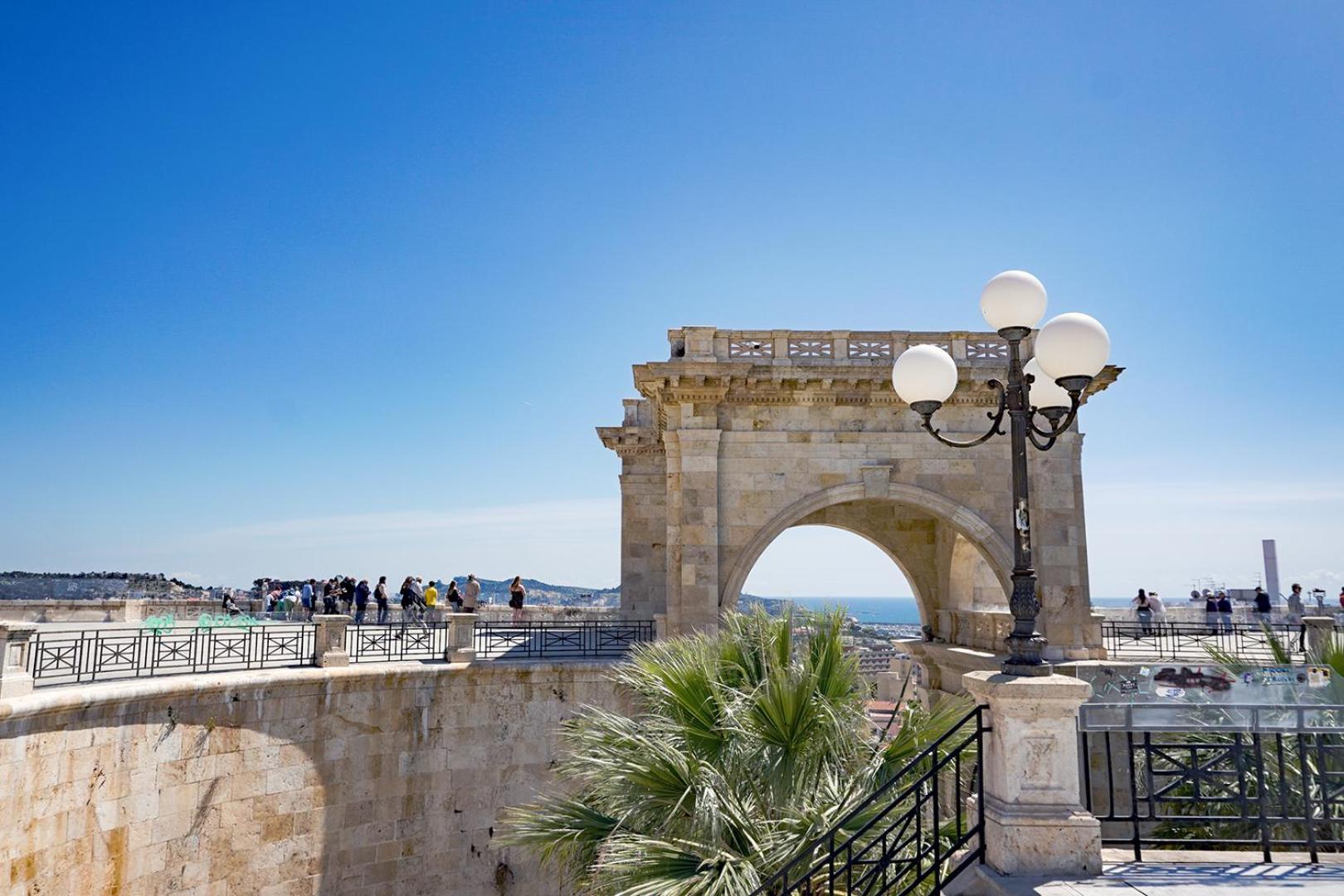 Casa Storica Di Charme Con Vista Mare Nel Cuore Di Cagliari Ngoại thất bức ảnh